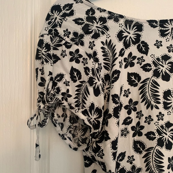 Urban Outfitters Dress - Picture 3 of 6